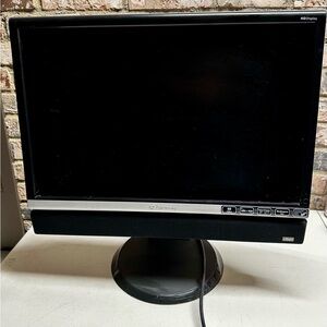Gateway HD2250 22" LCD Widescreen HD Display TV Monitor With DXP Soundbar